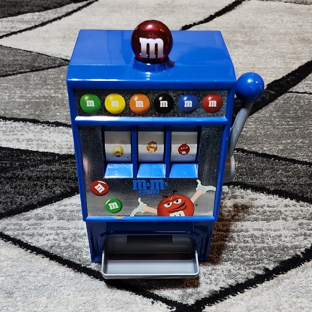 VINTAGE BLUE M&M WORLD COLLECTIBLE MEMORABILIA